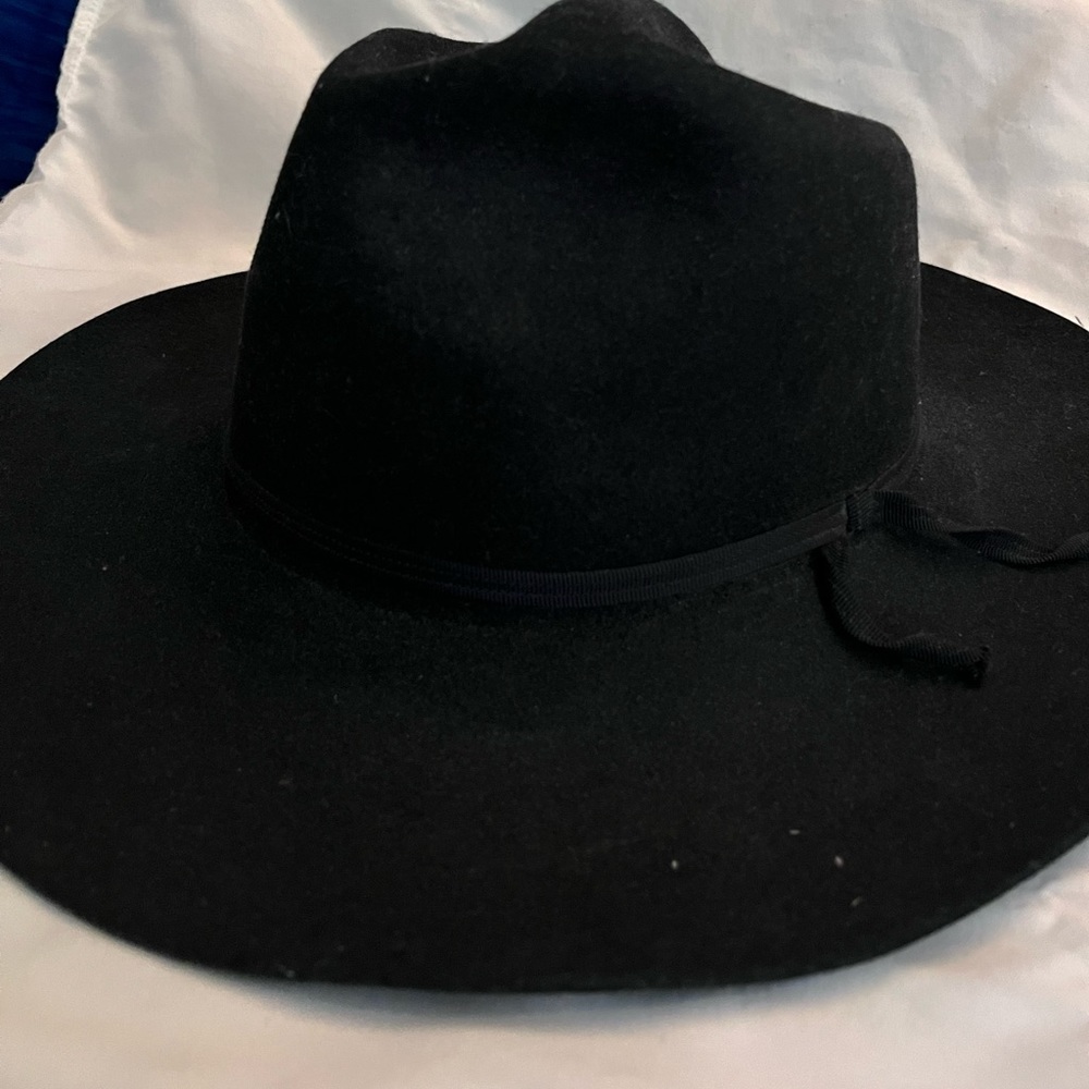 Akubra Snowy River Black Hat - worn once